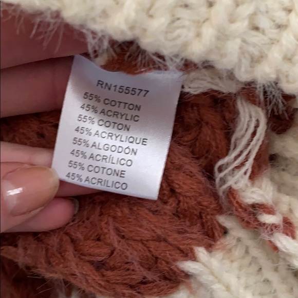 Sweater - Picture 4 of 6